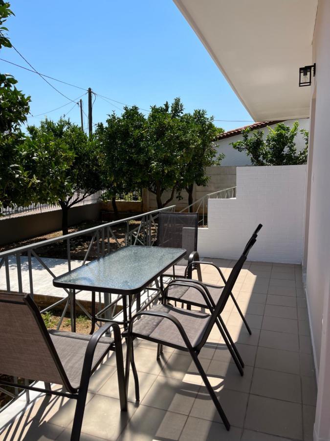 Koulouras Holiday Apartments Nikolaiika ภายนอก รูปภาพ